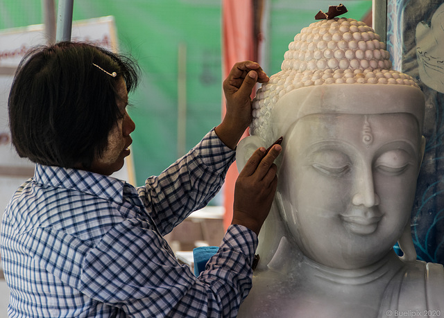 Steingeschäft in Mandalay (© Buelipix)