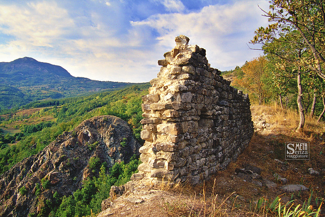 Ruderi del Castello di Gusaliggio - Val Mozzola