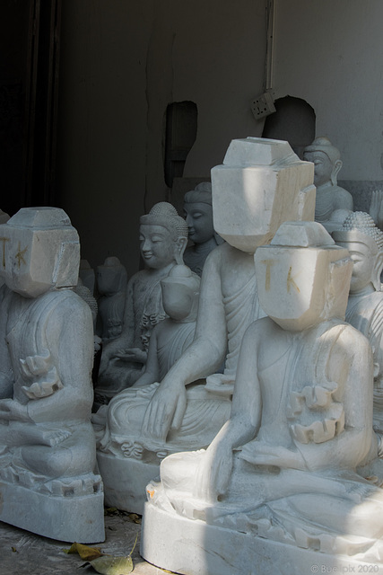 Steingeschäft in Mandalay (© Buelipix)