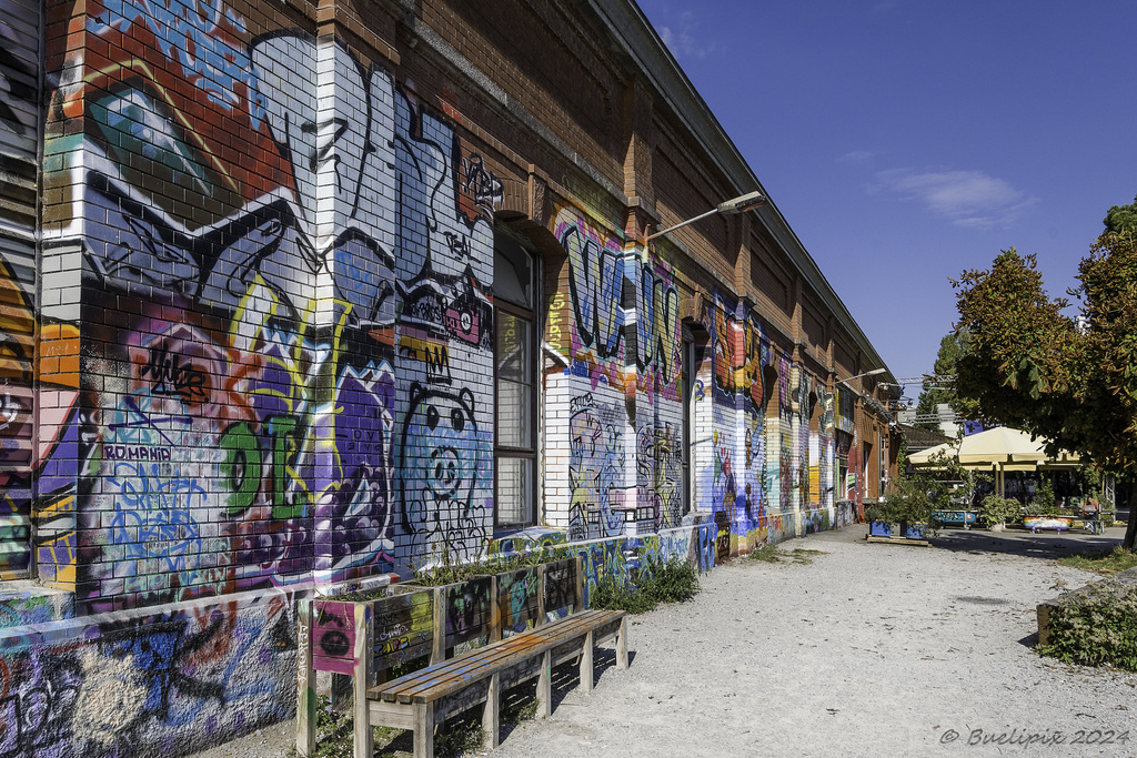 die 'Rote Fabrik' in Zürich-Wollishofen ... P.i.P. (© Buelipix)