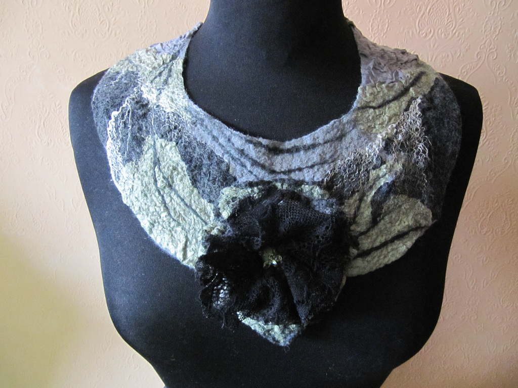 felted collar