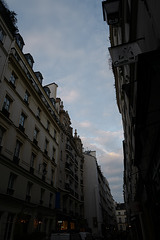 rue et ciel découpé, Paris