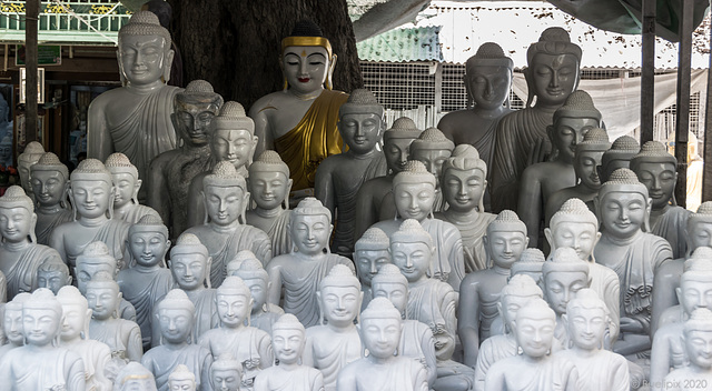 Steingeschäft in Mandalay (© Buelipix)