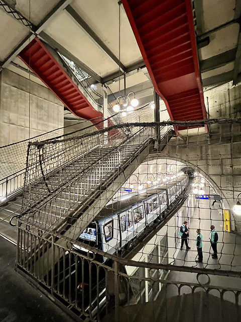 Paris 2024 – Cité metro station