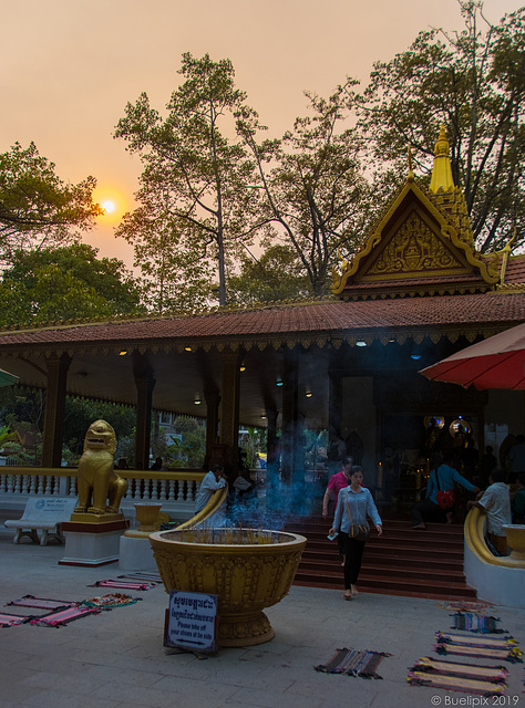 Sonnenuntergang bei Siem Reap (© Buelipix)