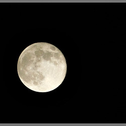 La lune dans la nuit du 8 au 9 avril  2020