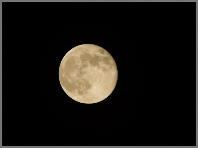 La lune dans la nuit du 8 au 9 avril  2020