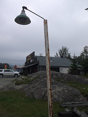 Lampadaire rouillé / Rusty lamp post (1)