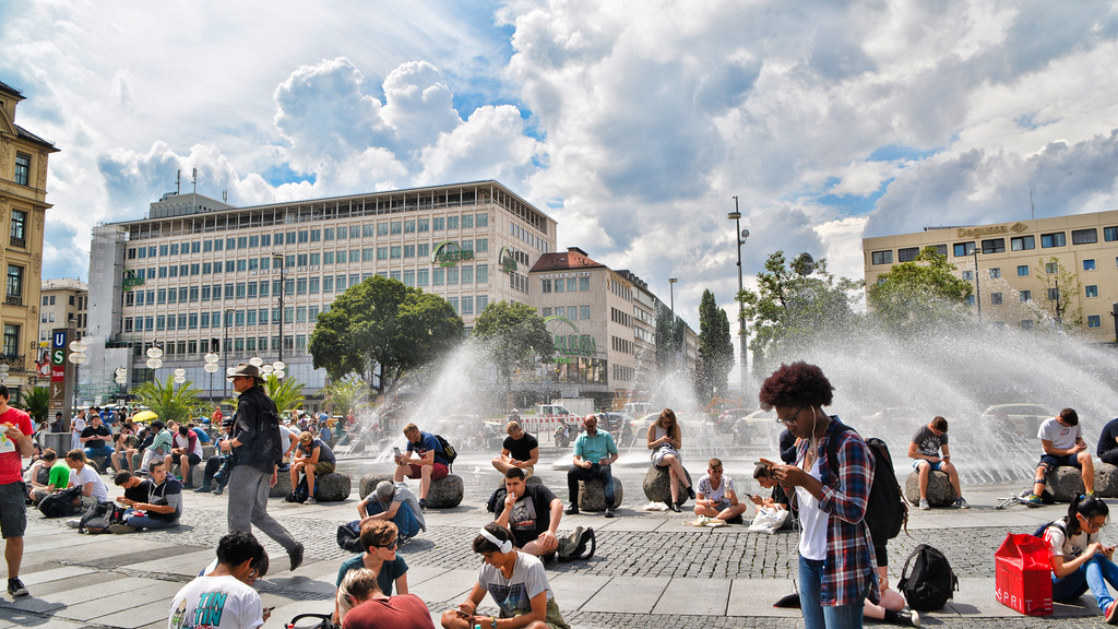 Menschen mit Handys ,München