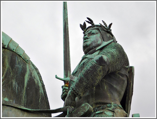 La statue de Bertrand Duguesclin à Dinan (22)