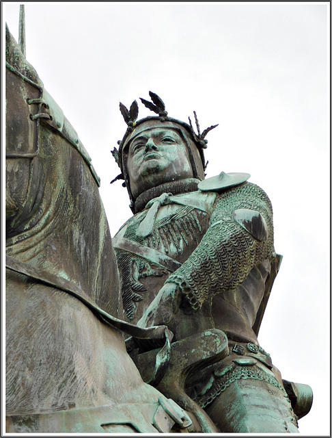 La statue de Bertrand Duguesclin à Dinan (22)
