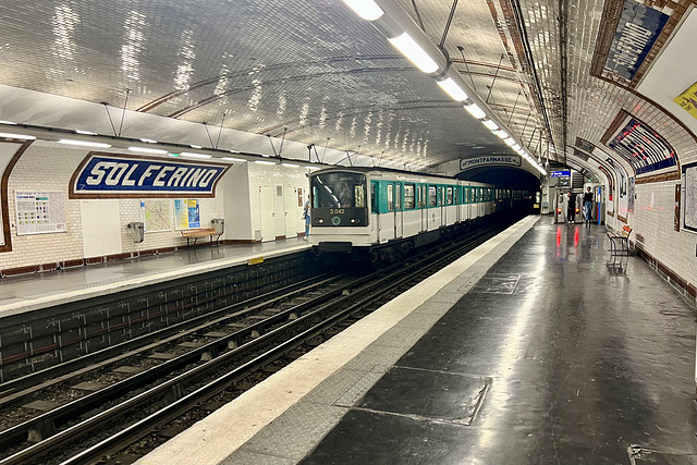 Paris 2024 – Solférino metro station