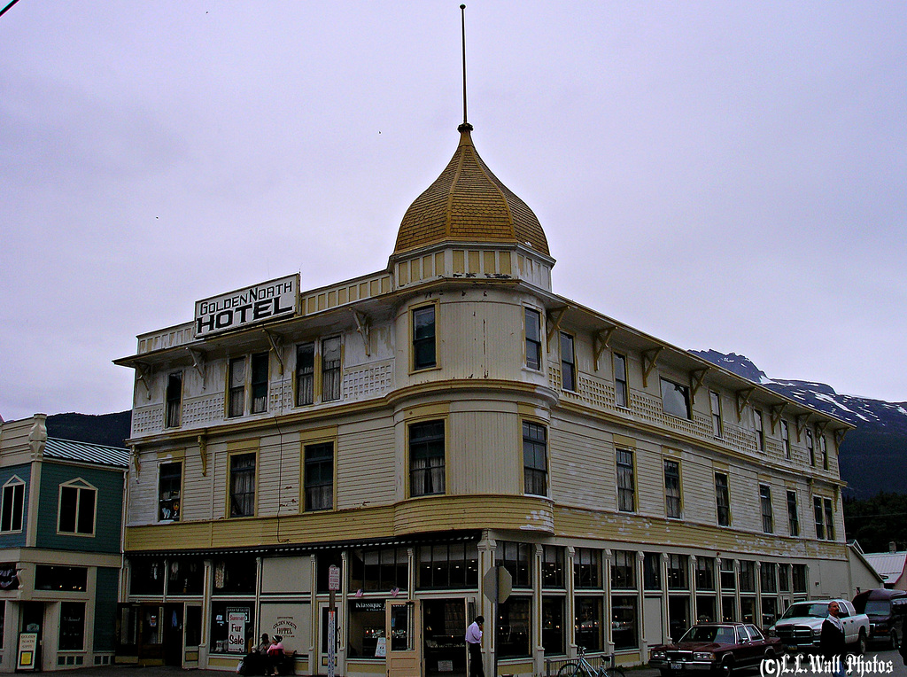 Golden North Hotel