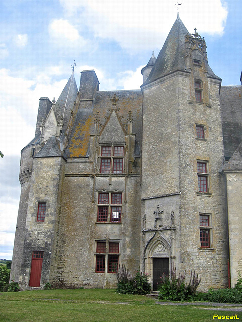 NEUVICQ LE CHATEAU