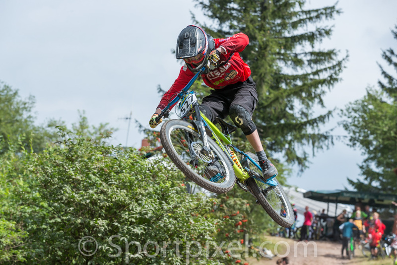 ixs-2835 29003019012 o