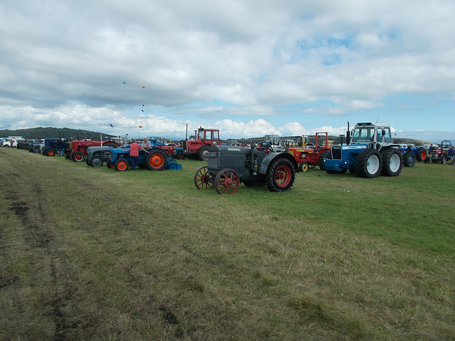 csg[22] - rows of tractors