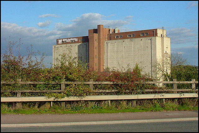 Water Eaton grain silo