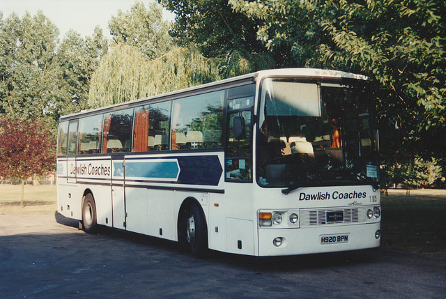 Dawlish Coaches H920 BPN at the Smoke House, Beck Row – 29 or 30 Jul 1995 (278-20)