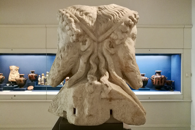 Athens 2020 – Benaki Museum – Two faces, no noses