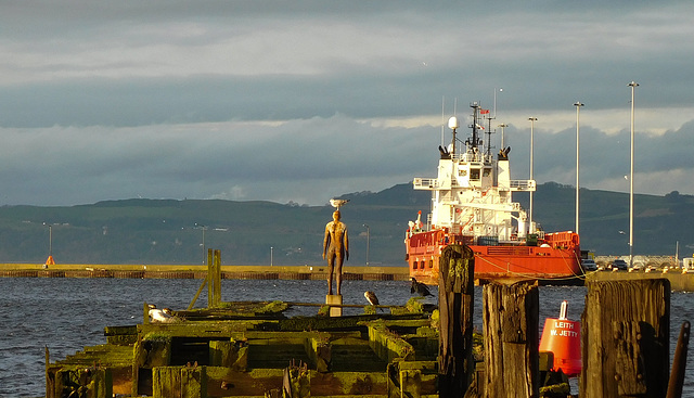 Edinburgh Port of Leith – Gormely statue (#1119)