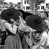 Qu'est-ce qu'y a  sous ton grand chapeau ? - Was verbirgt sich unter deinem großen Hut ? - What's under your big hat ?