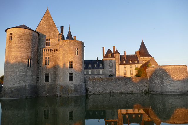 Le château de Sully sur Loire. Façade Ouest.