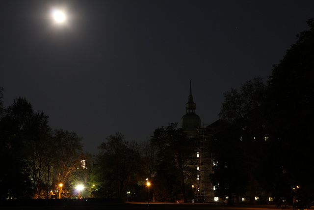 Darmstadt im Mondschein