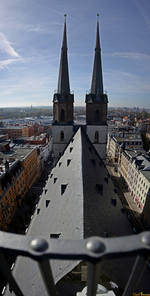 HFF - Kirchenschiff im Gegenlicht