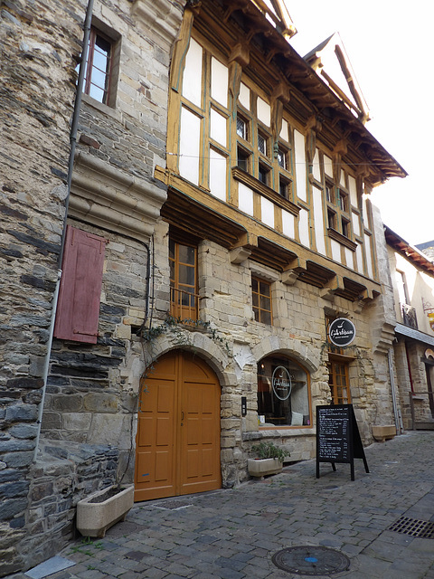 Maison de la porte d’Embas (datée du XV ieme) à Vitré (35)