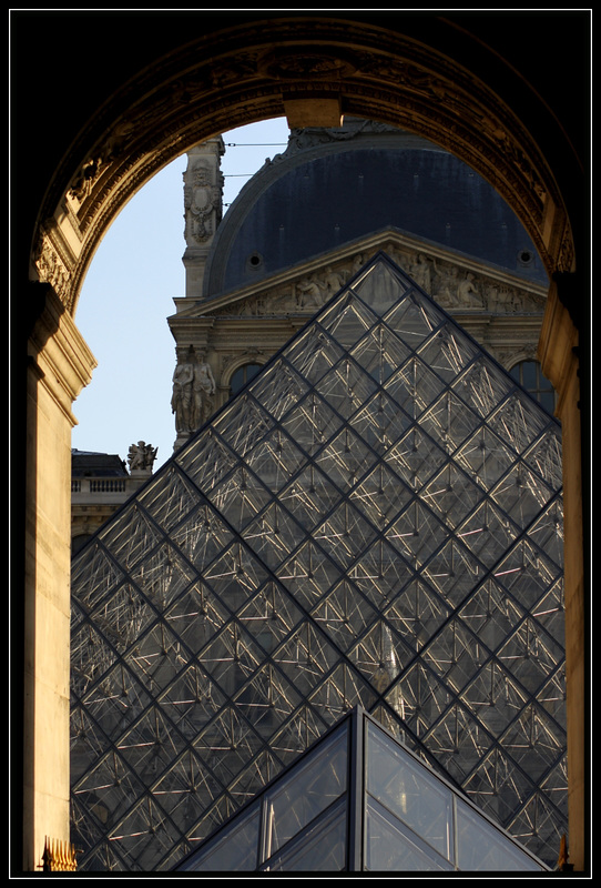 Pyramide du Louvre - Paris