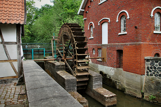 Mühlenmuseum Hiesfeld, Wasserrad (Dinslaken) / 4.06.2020