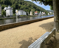 Bank mit Blick auf die Lahn