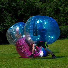 Bei ca. 35 °C: Bubble Soccer