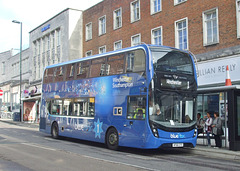 DSCF8312 Go-South Coast (Bluestar) 1643 (HF66 CFD) in Southampton - 1 Jul 2017