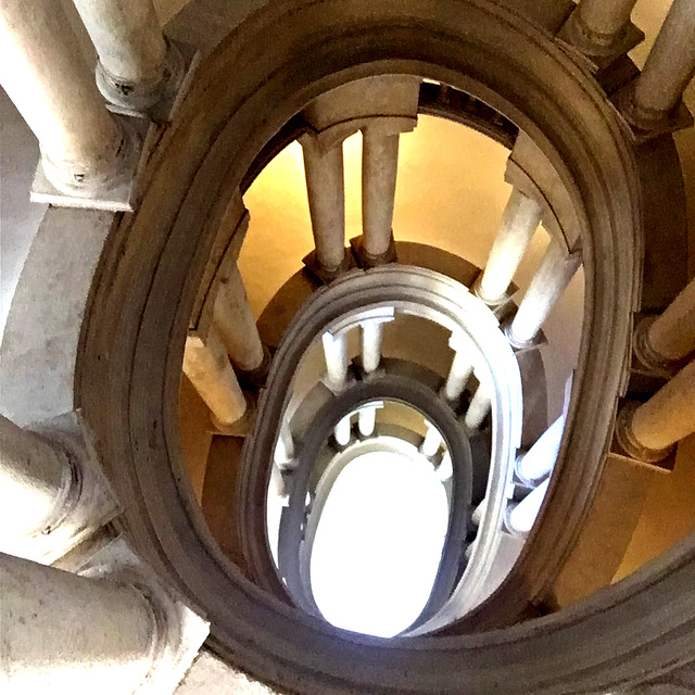 Helicoidal staircase.