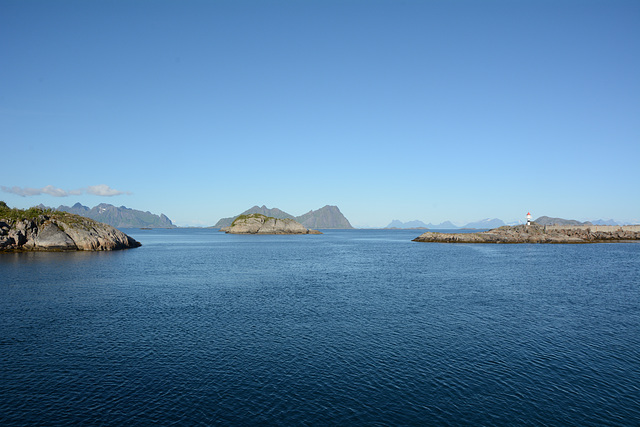 Norway, Lofoten Islands, Kabelvåg, Smedvika Bay with the Island of Sauholmen
