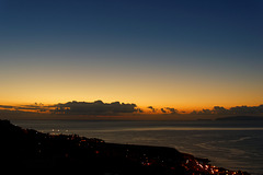 ... noch ein letzter Sonnenaufgang über der Bucht von Santa Cruz, bevor's wieder nach Hause geht ... (© Buelipix)