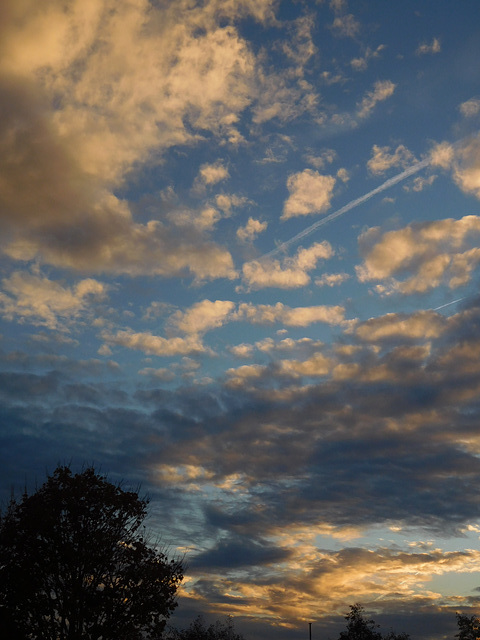 un ciel qui n'en fait qu'à sa tete depuis ce matin pour mon plus grand plaisir,