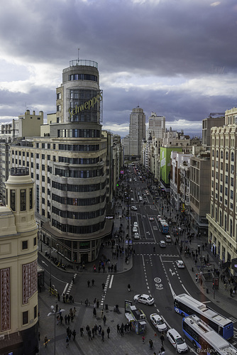 Blick vom 'Gourmet Experience' im  Kaufhaus 'El Corte Inglés' an der 'Plaza del Callao' in die 'Gran Via' ... P.i.P.  (© Buelipix)