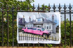 St Andrews, Pink Stretch Limo