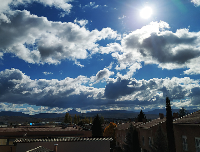 Nubes de otoño, 1