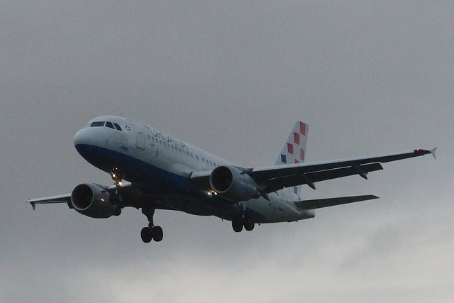 9A-CTH approaching Heathrow - 4 November 2015
