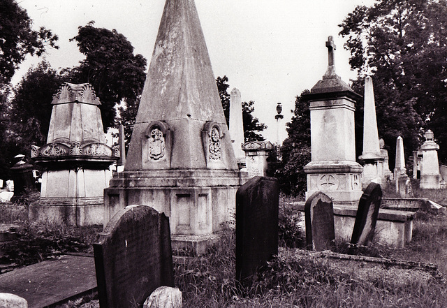 kensal green cemetery, london