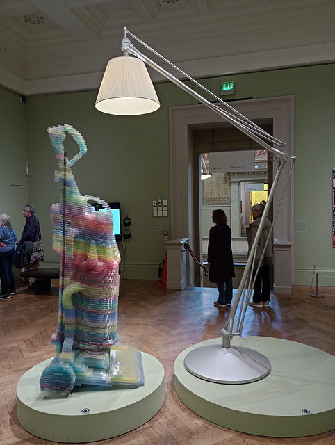 Giant Anglepoise Lamp & 3d Printer Vacuum.