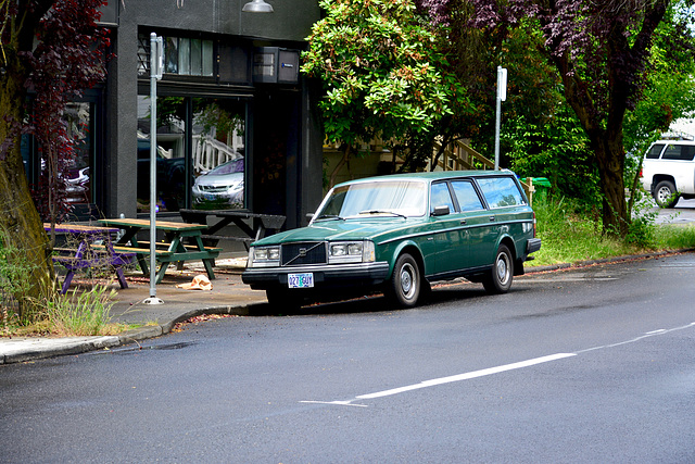 USA 2016 – Portland OR – Volvo 245