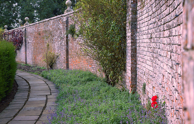 Avebury Manor Garden