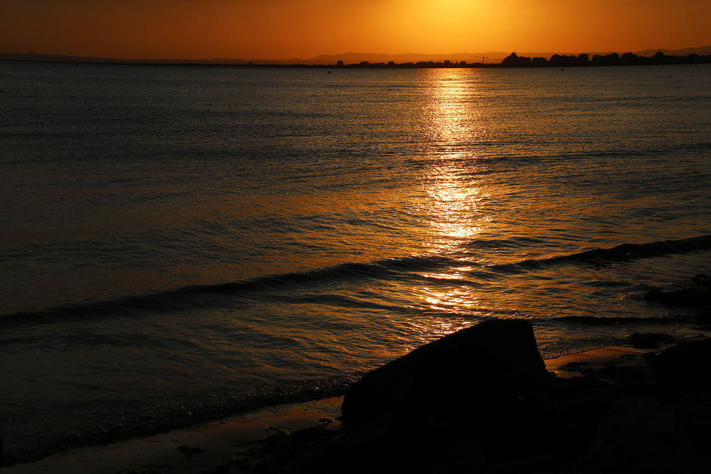 La mer , un soir .