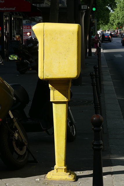 Jaune lumineux