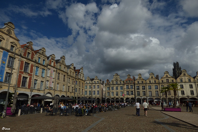 Place des Héros Arras