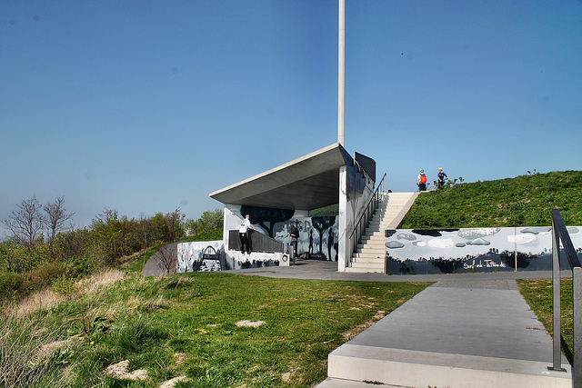 Unterstand am Haldengipfel (Halde Großes Holz, Bergkamen) / 9.04.2017